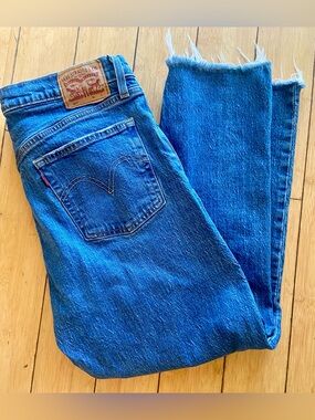 Women’s Levi’s 501 Button Fly Denim Jeans 32x26 frayed leg